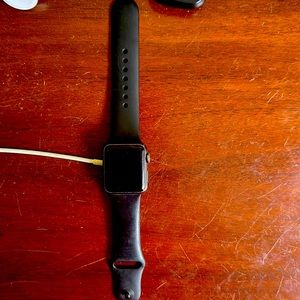 Apple Watch Series 1.  Works great.  Comes with USB and extra band.